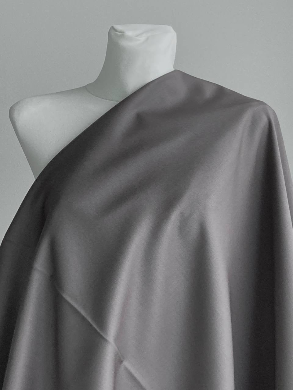 Suiting wool with elastane